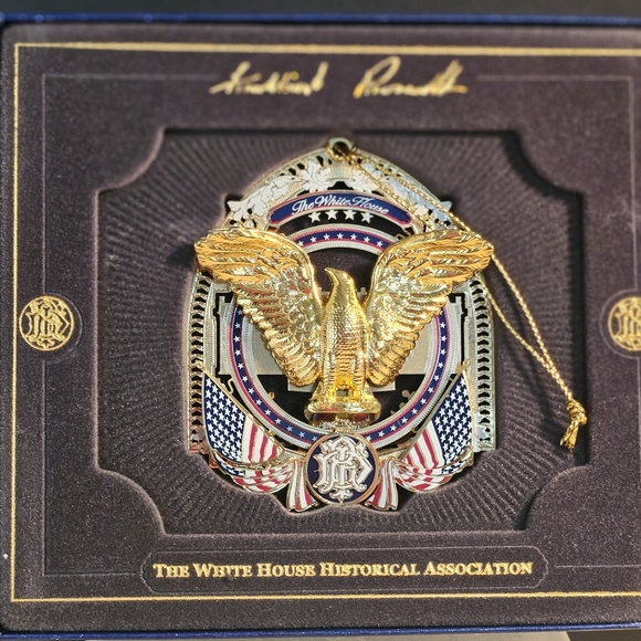 The White House Historical Association CHRISTMAS ORNAMENT 2017 - Picture 7 of 8